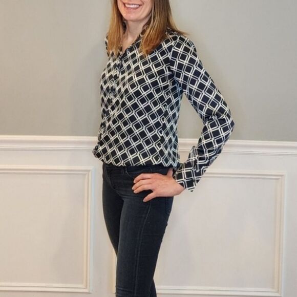 Banana Republic Dillon Button Down Blouse Small Blue White - Picture 3 of 6